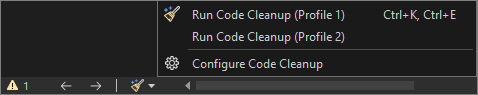 Screenshot che mostra l'icona Pulizia codice e il menu in Visual Studio 2022.